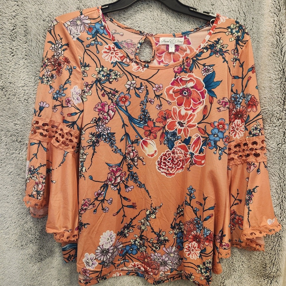 Stem & Vine Peach Floral Bell Sleeve Blouse Crochet Lace Trim Keyhole Back Large
